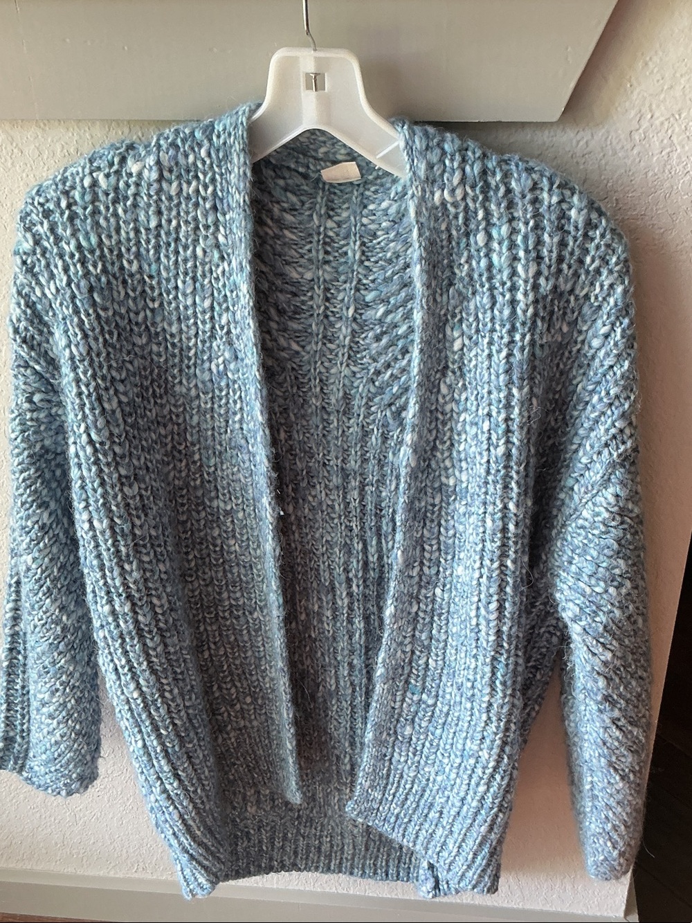 Gap long sleeve open-front chunky knit cardigan.